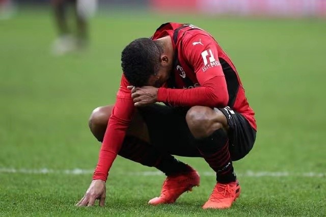  AC米兰争议判罚引发争议  